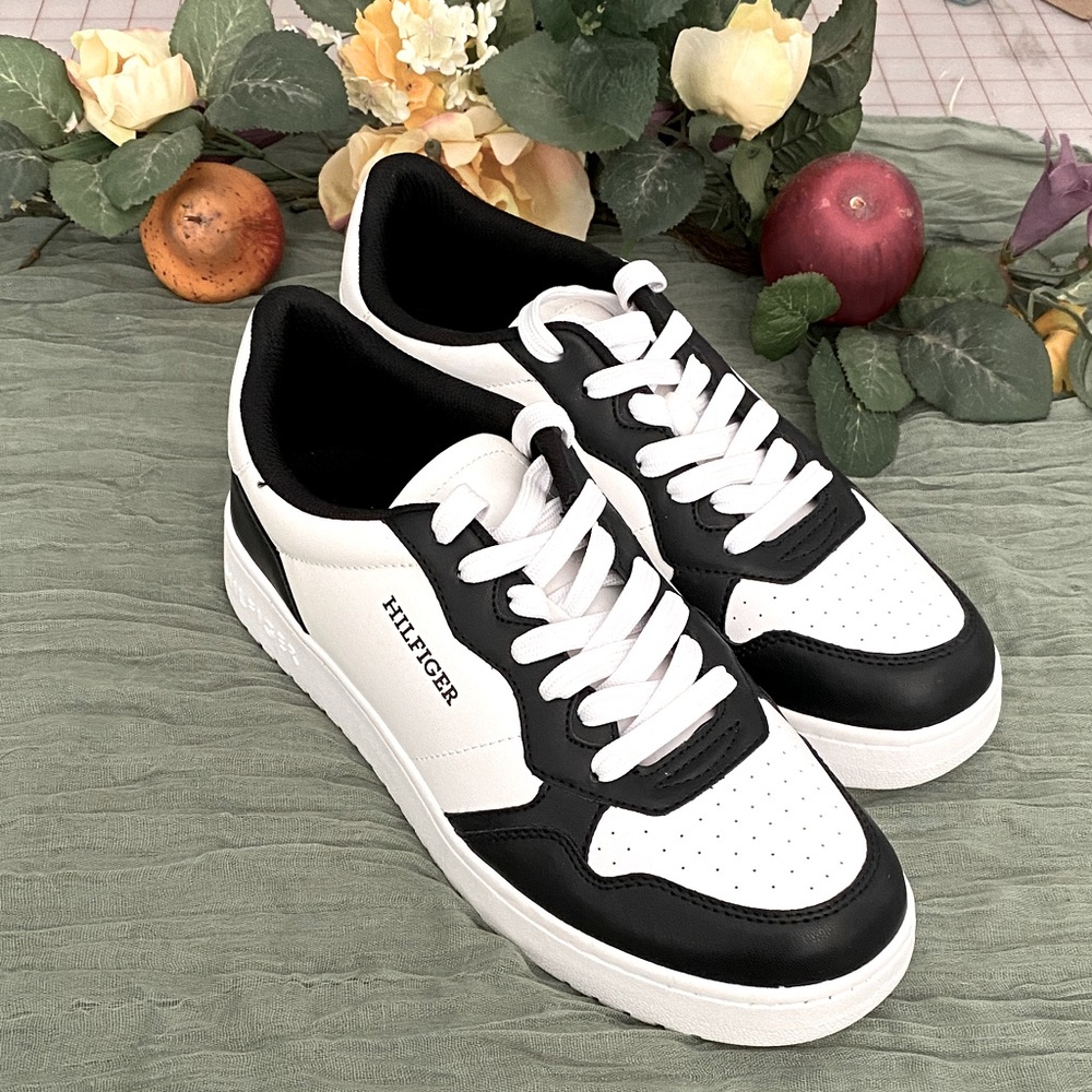 TOMMY HILFIGER Men’s  fashion Sneakers